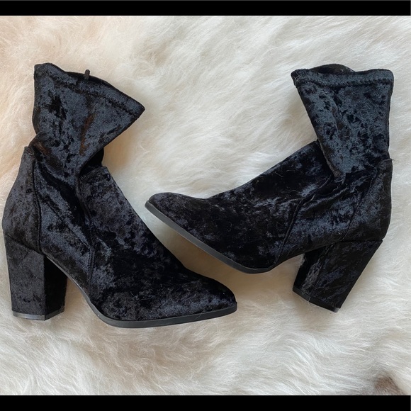 Velvet booties - Picture 1 of 3